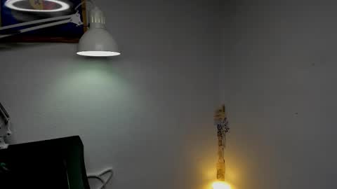 Snapshot of _layne chatting on 11.14.25 Layne online show from 11.14.25