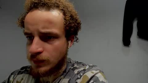 Snapshot of _layne chatting on 11.17.25 Layne online show from 11.17.25