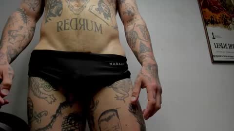 Snapshot of _layne chatting on 11.21.25 Layne online show from 11.21.25