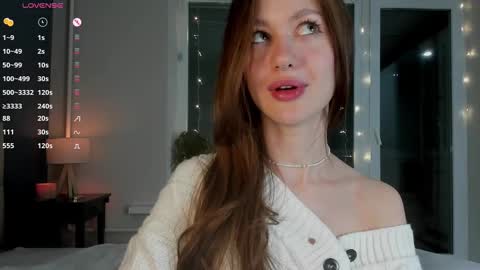 Snapshot of _leksi_ chatting on 12.18.24 leksi online show from 12.18.24