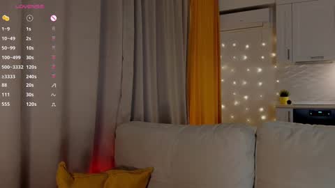 Snapshot of _leksi_ chatting on 02.25.25 leksi online show from 02.25.25