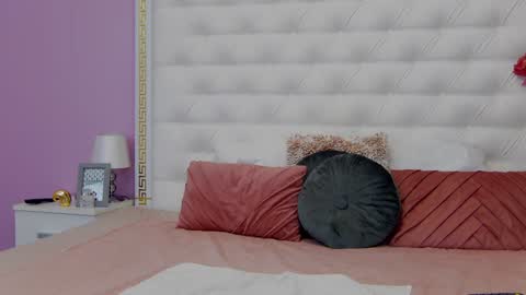 Lena Paul online show from 01.13.25