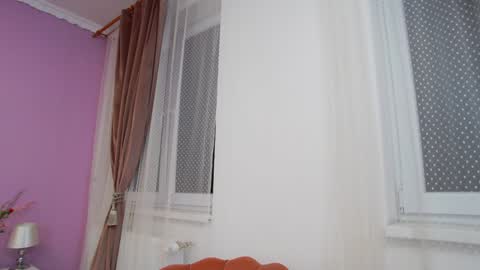 Lena Paul online show from 02.05.25