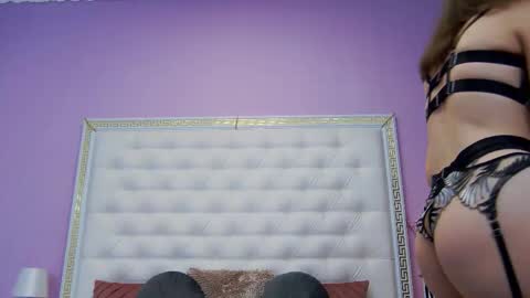 Lena Paul online show from 10.15.25