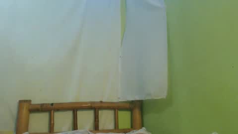 _lilies_gigi_ online show from 11.26.25