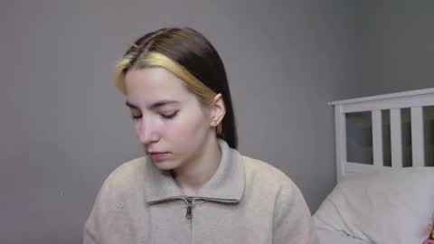 Emma online show from 11.22.25