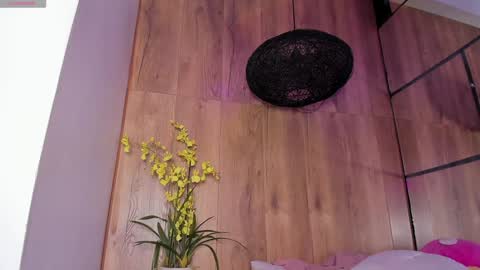 Anna online show from 01.08.25