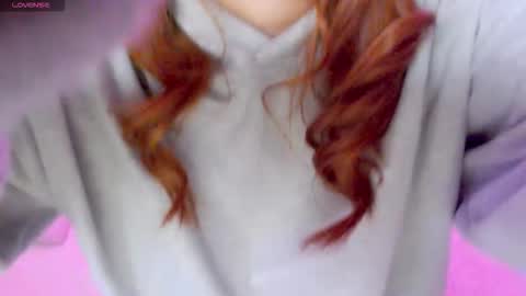 Snapshot of _lloou_ chatting on 11.05.25 Sofia 3 online show from 11.05.25