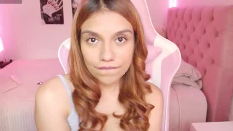 Snapshot of _lloou_ chatting on 11.23.25 Sofia 3 online show from 11.23.25