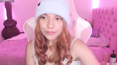 Snapshot of _lloou_ chatting on 12.18.25 Sofia 3 online show from 12.18.25