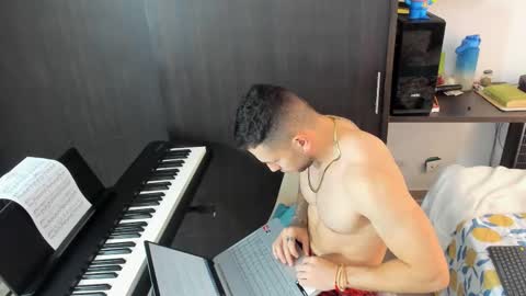 Snapshot of _logan_s chatting on 11.03.25 logan online show from 11.03.25