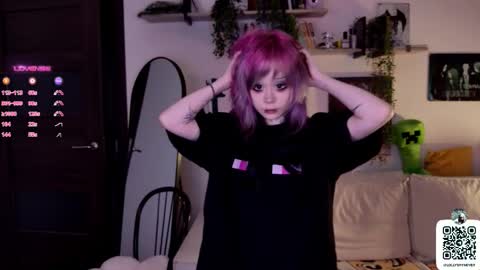 Snapshot of _lollyshy_ chatting on 09.18.25 Lolly online show from 09.18.25