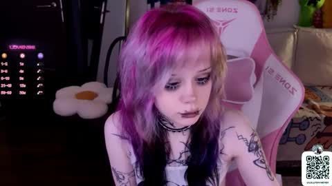 Snapshot of _lollyshy_ chatting on 09.22.25 Lolly online show from 09.22.25