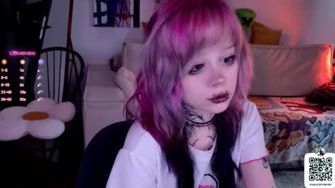 Snapshot of _lollyshy_ chatting on 10.03.25 Lolly online show from 10.03.25