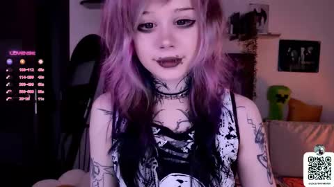 Snapshot of _lollyshy_ chatting on 10.05.25 Lolly online show from 10.05.25