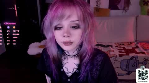Snapshot of _lollyshy_ chatting on 10.08.25 Lolly online show from 10.08.25