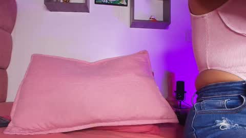 Lorrayne online show from 02.11.25