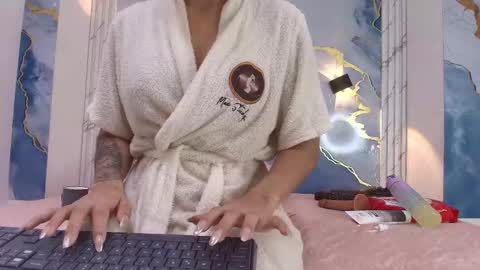 Lorrayne online show from 09.12.25