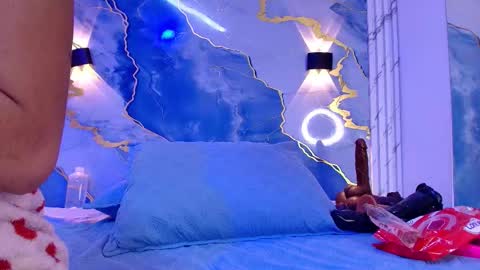 Lorrayne online show from 10.27.25