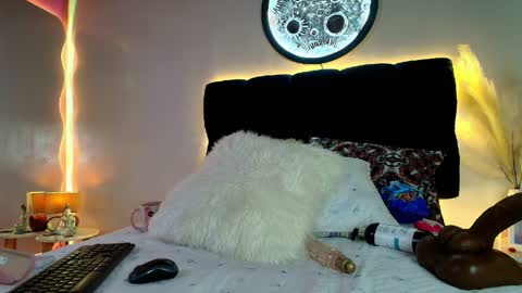 Lorrayne online show from 04.04.26