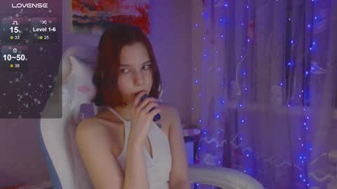 Snapshot of _lovelylu_ chatting on 03.06.25 Lu online show from 03.06.25