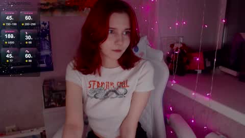 Snapshot of _lovelylu_ chatting on 09.11.25 Lu online show from 09.11.25