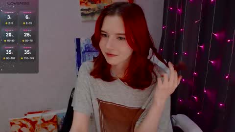 Snapshot of _lovelylu_ chatting on 10.04.25 Lu online show from 10.04.25