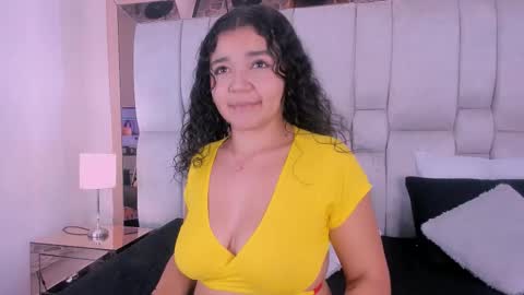 Snapshot of _lovetiffany_ chatting on 11.17.25 tiff online show from 11.17.25