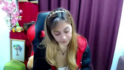 Snapshot of _luna10 chatting on 11.15.25 _luna10 online show from 11.15.25