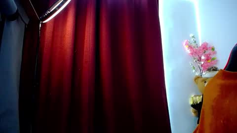 Snapshot of _luna10 chatting on 12.13.25 _luna10 online show from 12.13.25