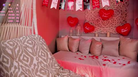  Luna  online show from 02.14.25