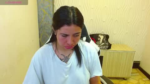 Snapshot of _luna_torres chatting on 04.21.26 luna torres online show from 04.21.26