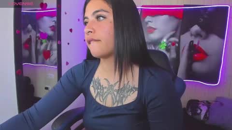 Snapshot of _luna_torres chatting on 05.18.26 luna torres online show from 05.18.26