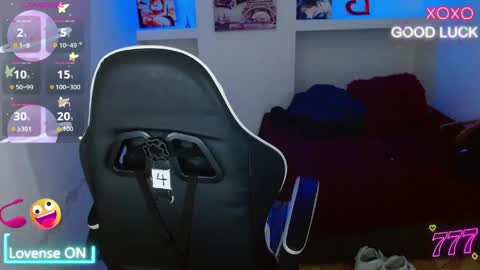 Snapshot of _luna_torres chatting on 05.27.26 luna torres online show from 05.27.26