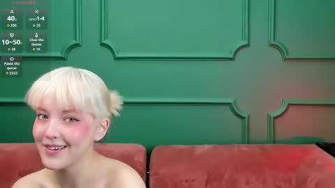 Snapshot of _luny_ chatting on 06.13.26 _luny_ online show from 06.13.26