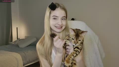 Anna online show from 04.12.26