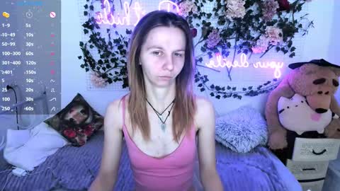 Snapshot of _mari_so chatting on 12.16.25 Scarlett online show from 12.16.25