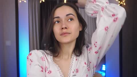  Gwen  online show from 12.13.24