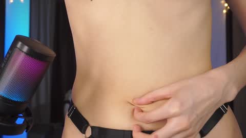  Gwen  online show from 01.20.25