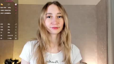  Gwen  online show from 10.14.25