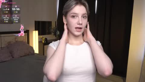 Snapshot of _medal_of_horny_ chatting on 02.11.26 Elva and Kate online show from 02.11.26