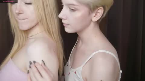 Elva and Kate  online show from 05.21.26