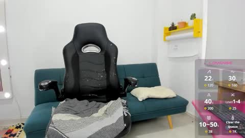 Juli online show from 12.20.25