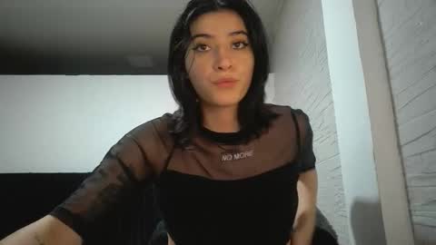 Snapshot of _mia_foster1 chatting on 12.16.25 Mia-foster online show from 12.16.25