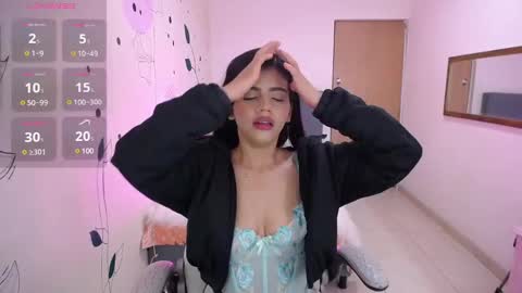 Mia online show from 12.06.24
