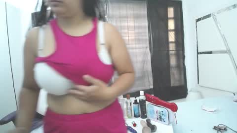  Mia  online show from 01.28.25