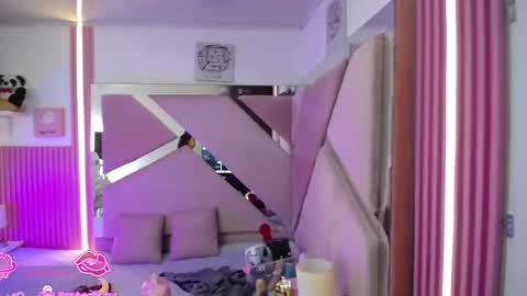  Mia  online show from 01.19.26