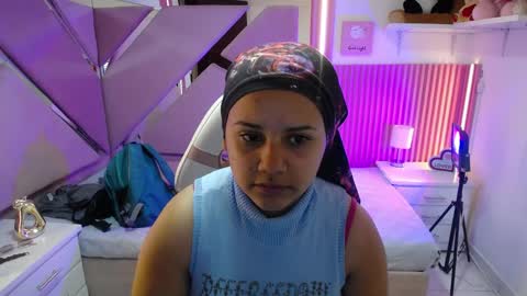  Mia  online show from 04.04.26