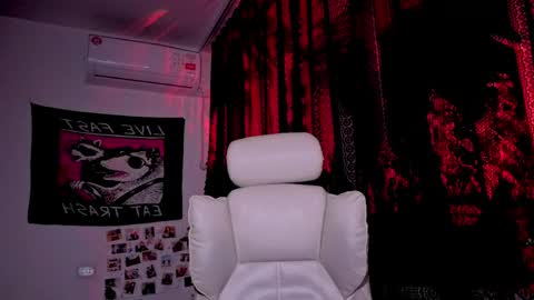 Miss Eva. if anyone in NYK to fuck here is sissy sn -  online show from 05.21.26