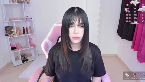 Hanna  Idependent Model   online show from 01.26.25